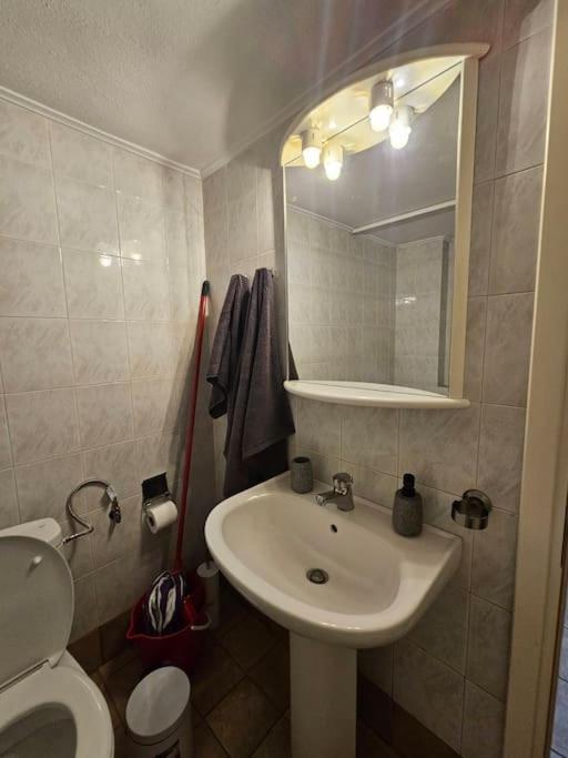 Kt Apartment Драма Екстериор снимка